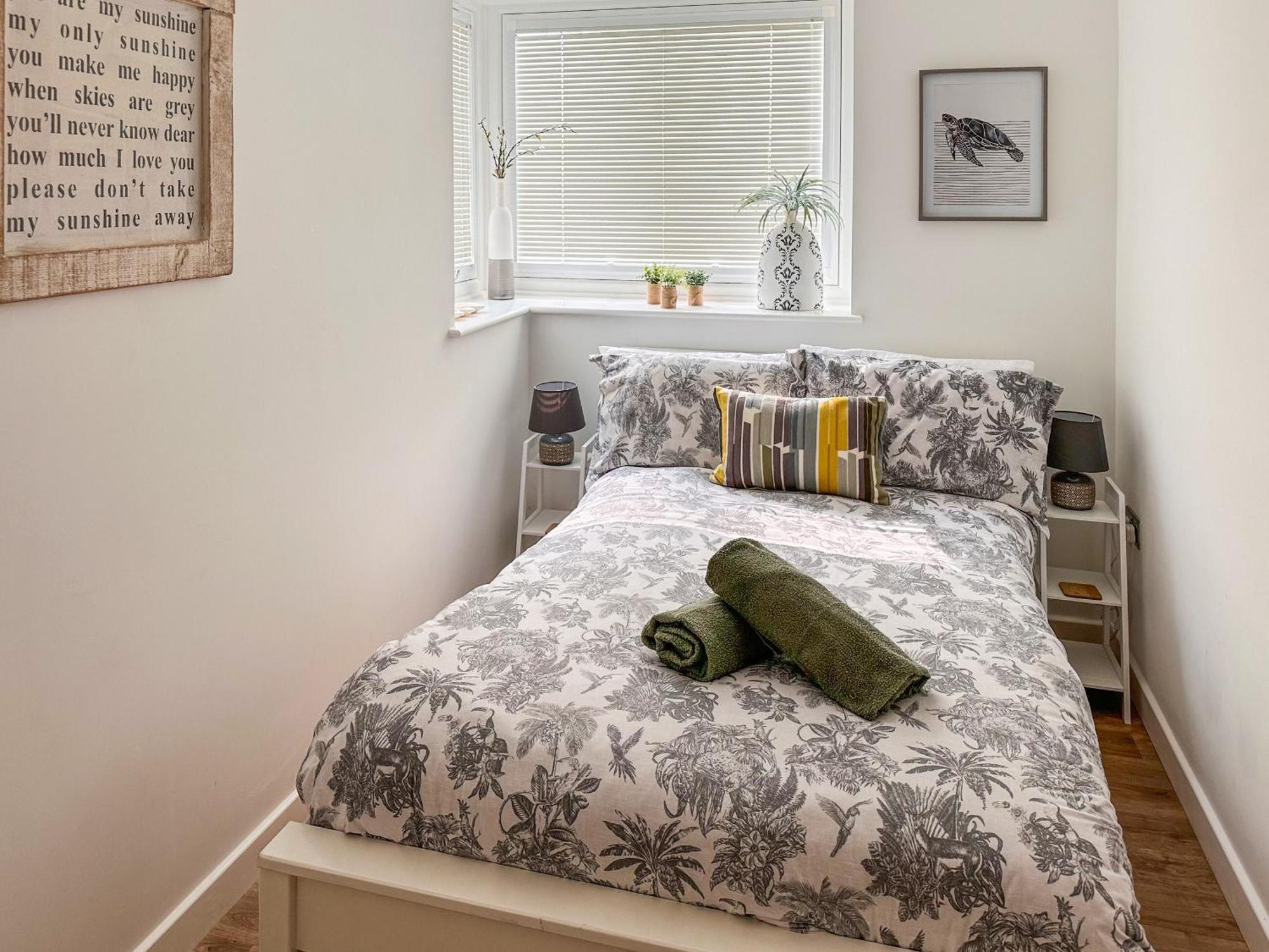 Secretseaview Villa West Mersea Bagian luar foto